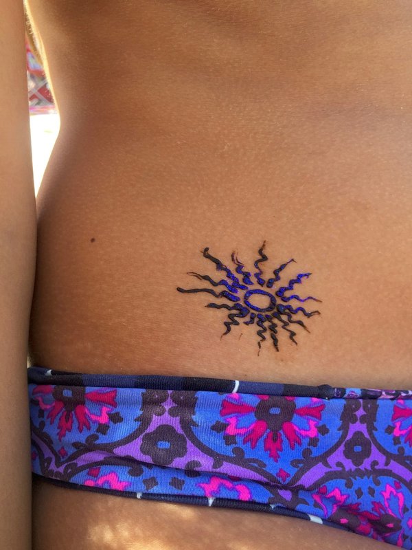 Tatouages temporaires naturels et durables : élégance vegan pour 15 jours